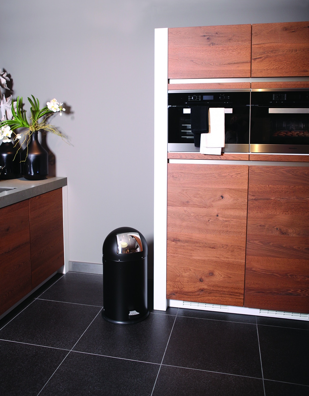 Kickcan 33L Đen mờ