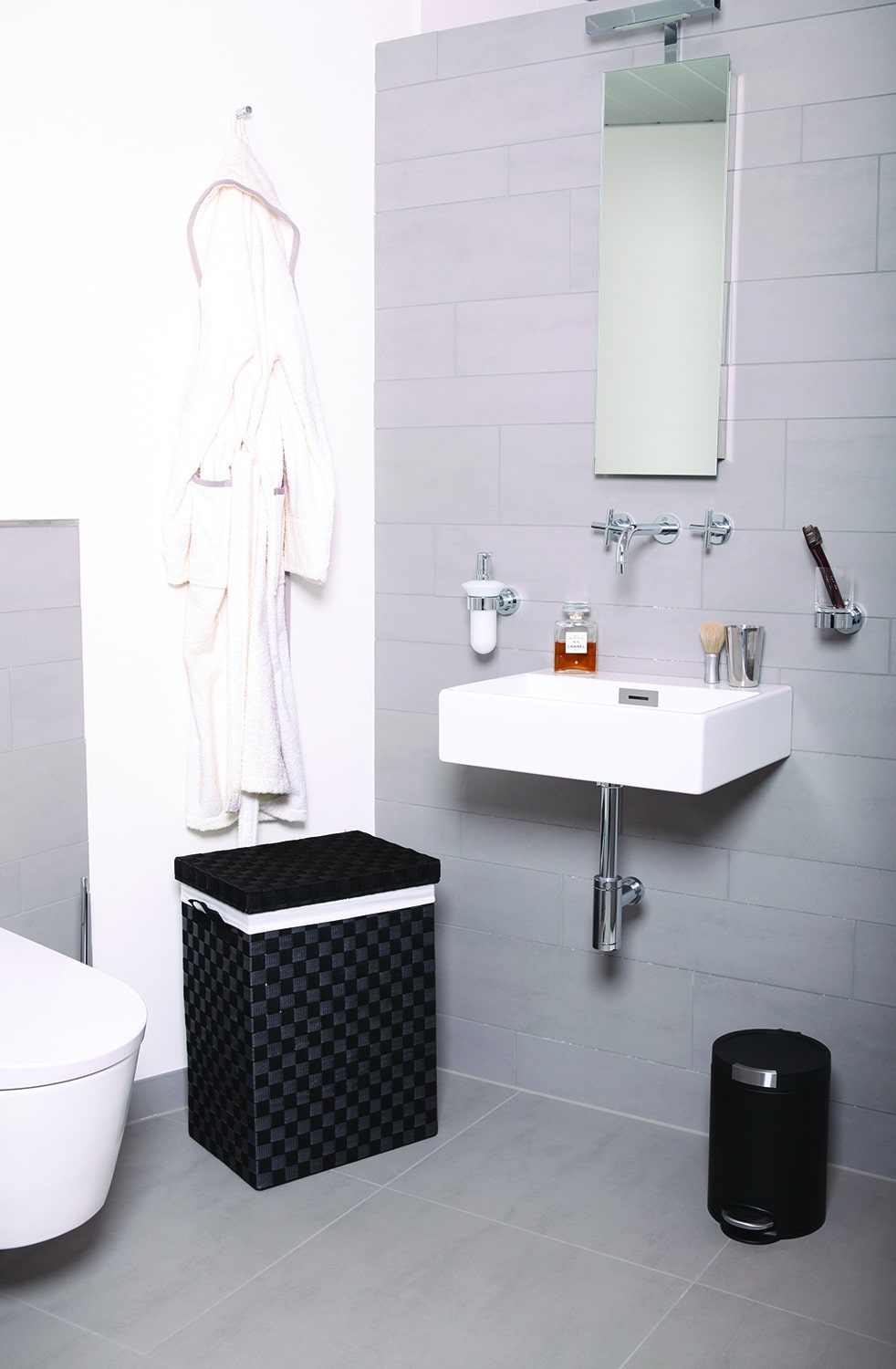 Artistic Thùng rác đạp chân 5L Đen mờ