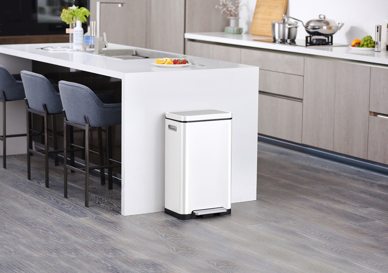 X-Cube Thùng rác đạp chân 30L Trắng