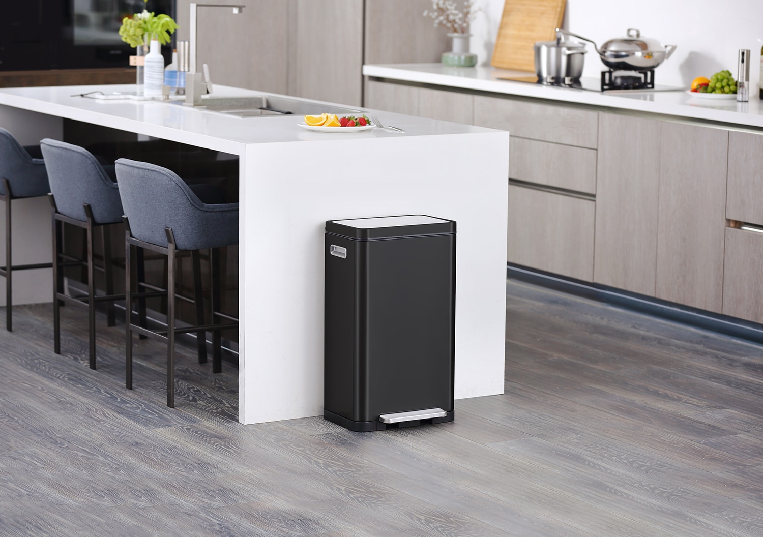 X-Cube Thùng rác đạp chân 30L Đen