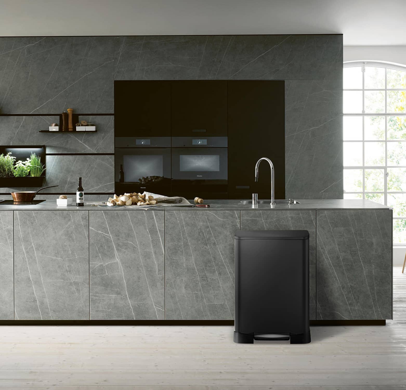 Neo-Cube Thùng rác phân loại đạp chân 28+18L Đen