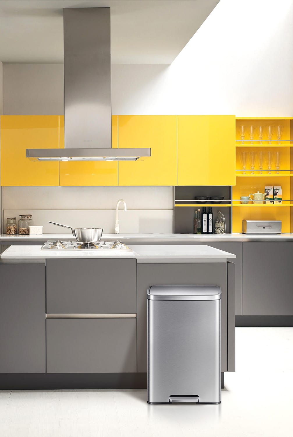 Madison Thùng rác đạp chân 50L Inox mờ