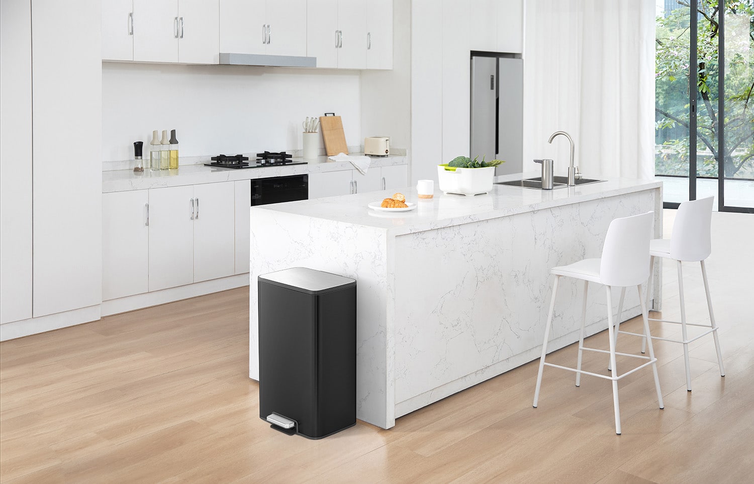 Marina Thùng rác đạp chân 50L Đen mờ