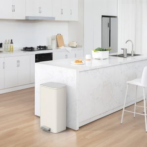 Marina Thùng rác đạp chân 30L Trắng kem