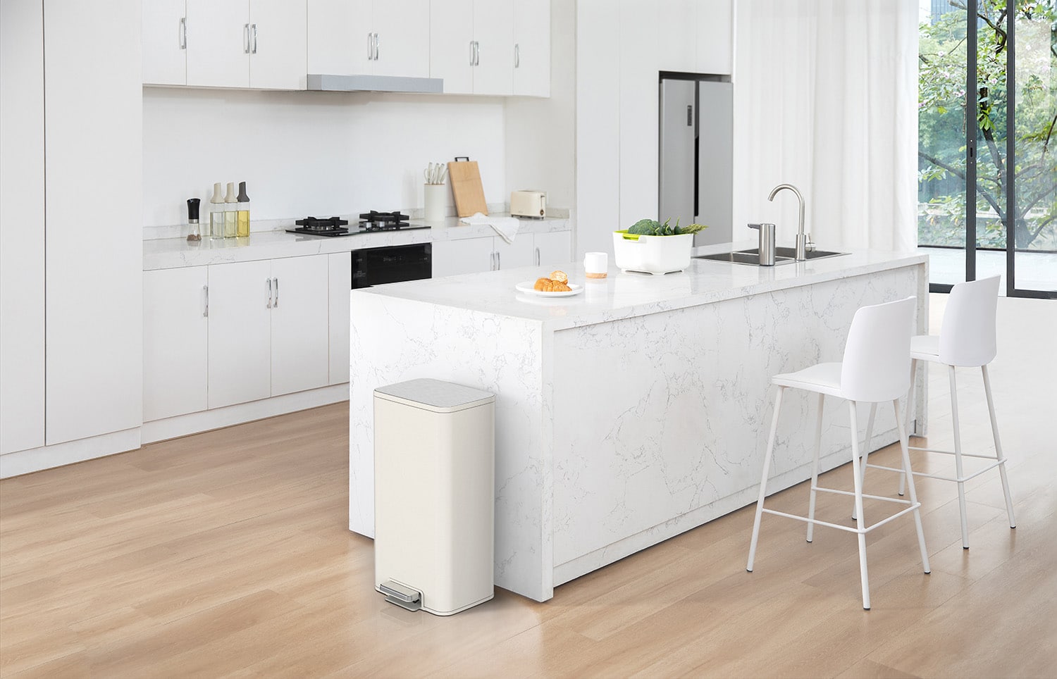 Marina Thùng rác đạp chân 30L Trắng kem
