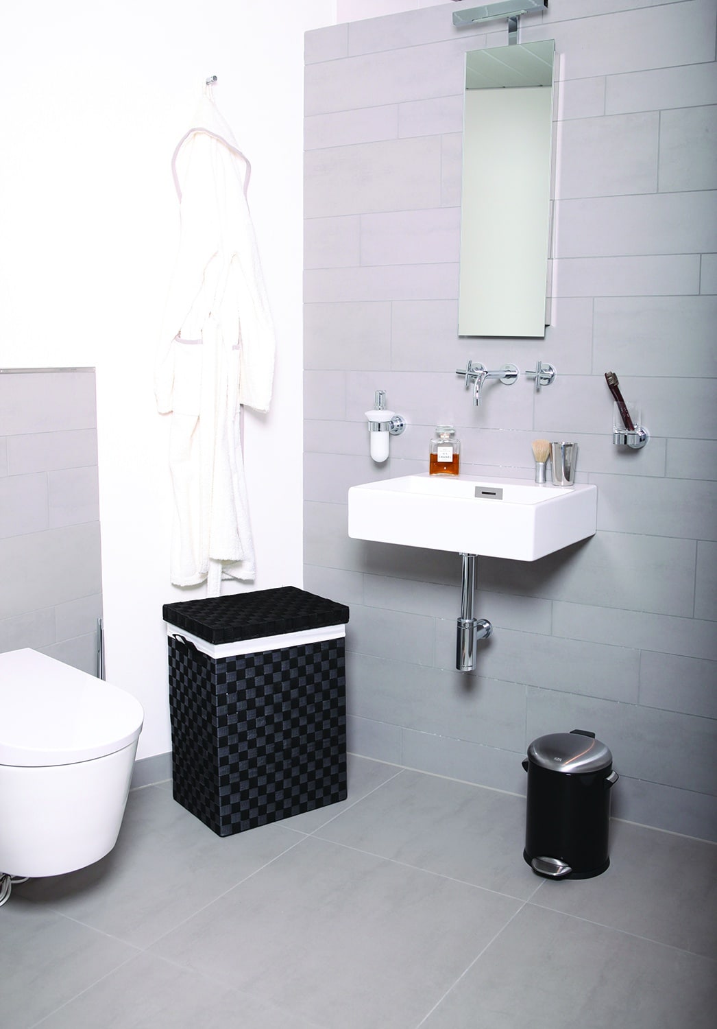 Belle Deluxe Thùng rác đạp chân 5L Đen