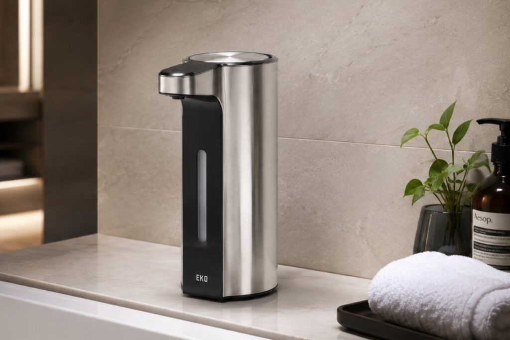 Bình xà phòng cảm biến EKO Aroma EK6088L-MT đặt trên mặt lavabo