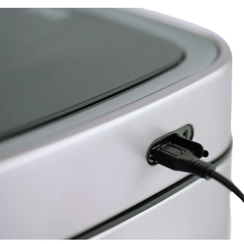 Sạc thùng rác cảm biến qua cổng USB