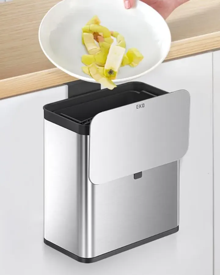Thùng rác gắn tủ EKO khi sơ chế thực phẩm